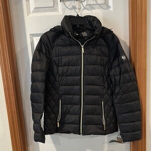 Michael Kors Black Puffer Jacket Sleek Quilted Design